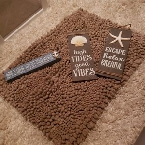 Bath rug and pictures